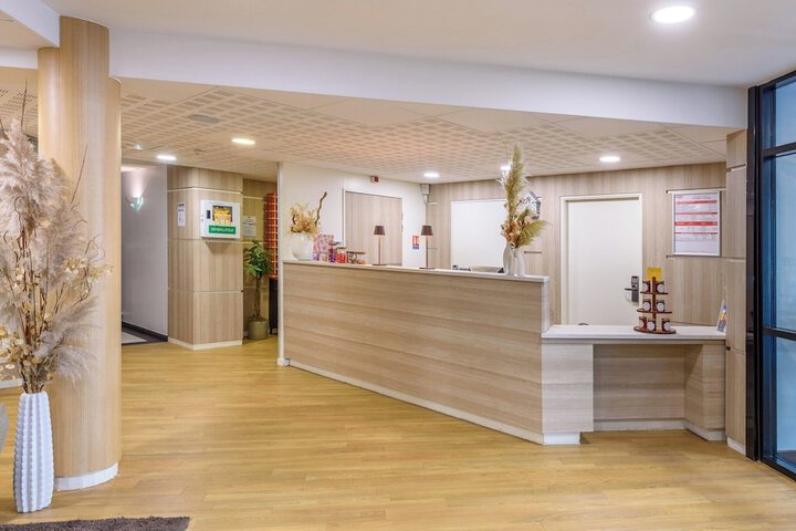 Reception hall