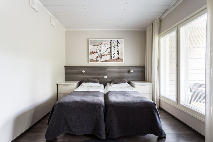 Room 7 of 185