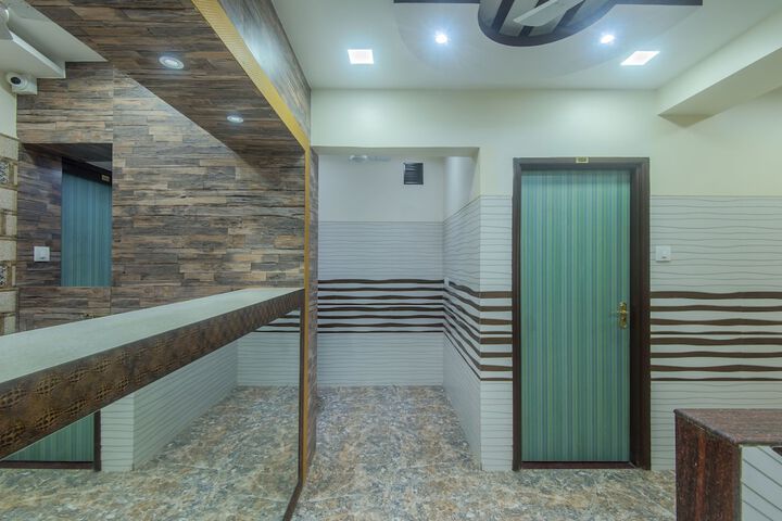 OYO 10016 HOTEL GOLDEN INN