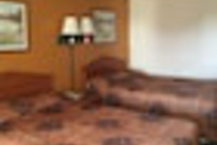 Room 17 of 27
