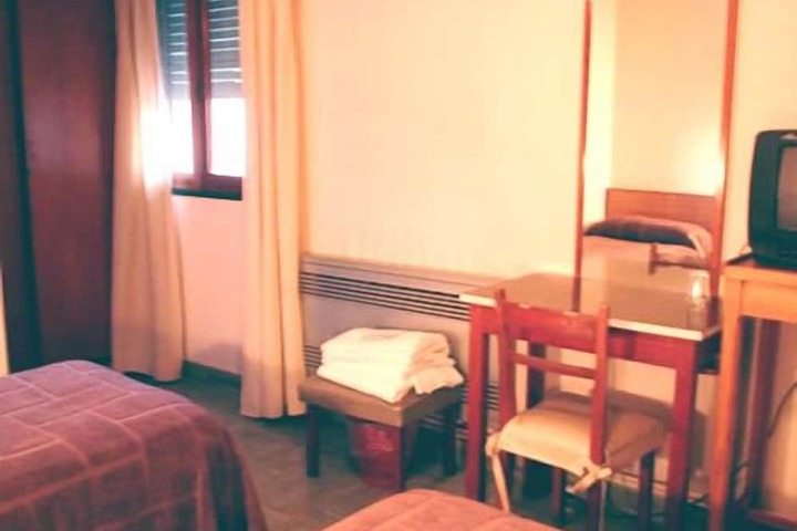Room 4 of 19