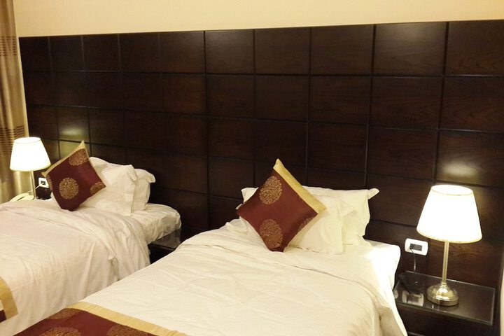 Room 12 of 26