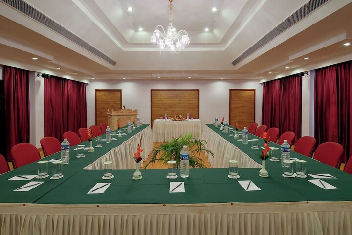 Ballroom/Hall 36 of 48