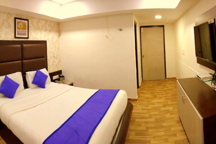 Room 15 of 28