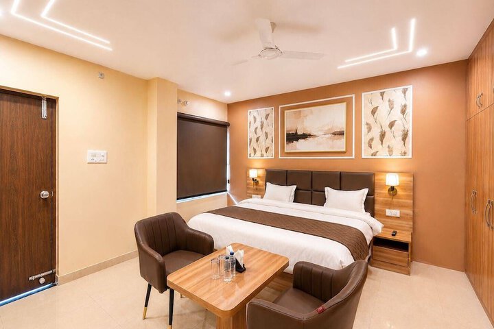 Room 3 of 11