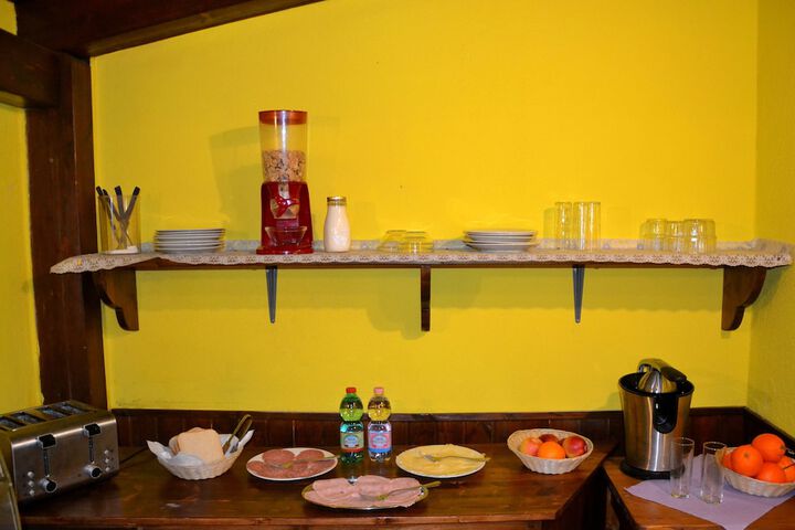 Dining 33 of 41