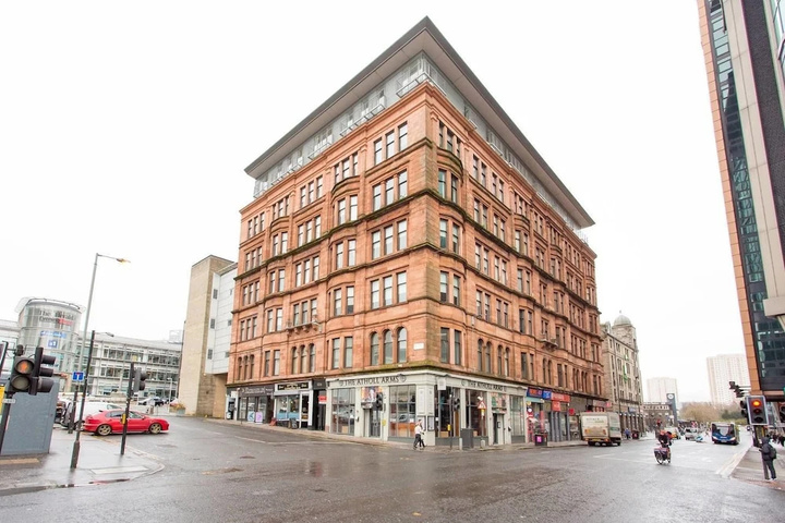 City Centre Penthouse Apt