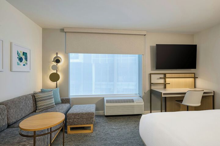 Room 3 of 7