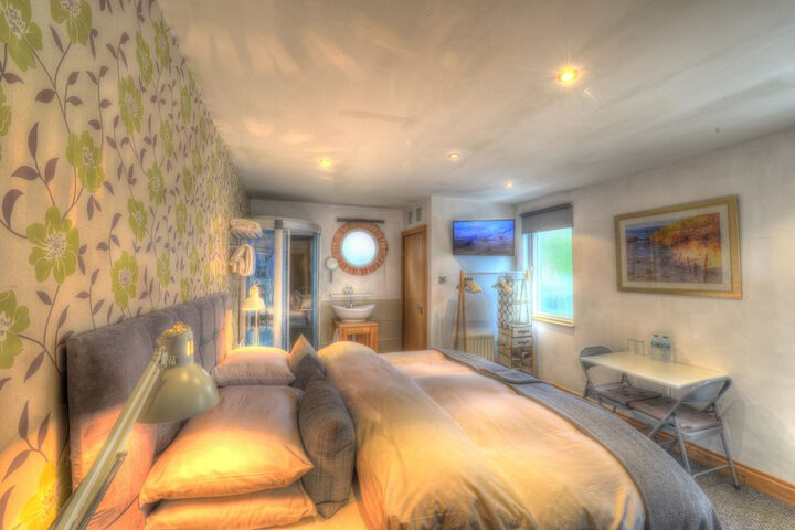 Room 3 of 3