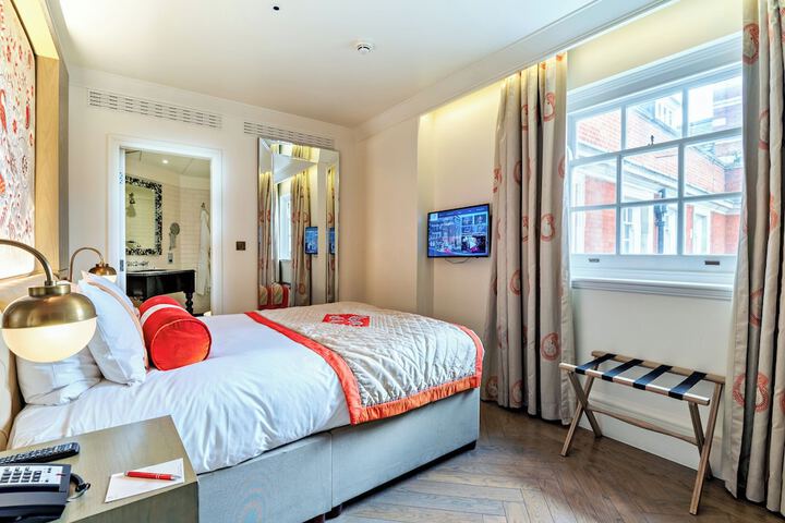 Room 30 of 115