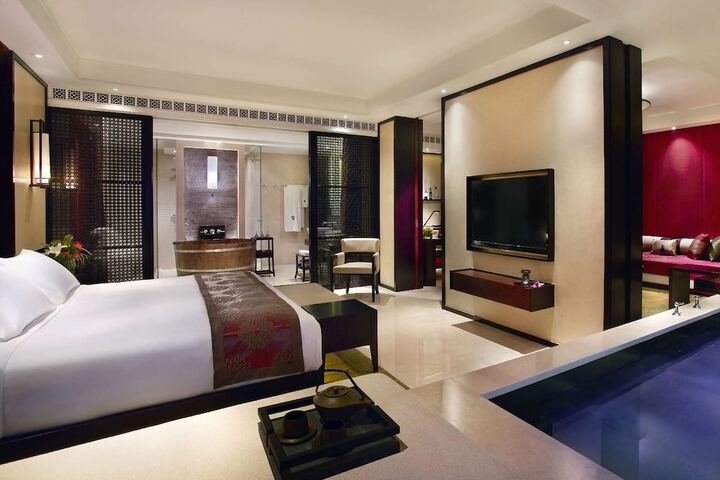 Room 7 of 43