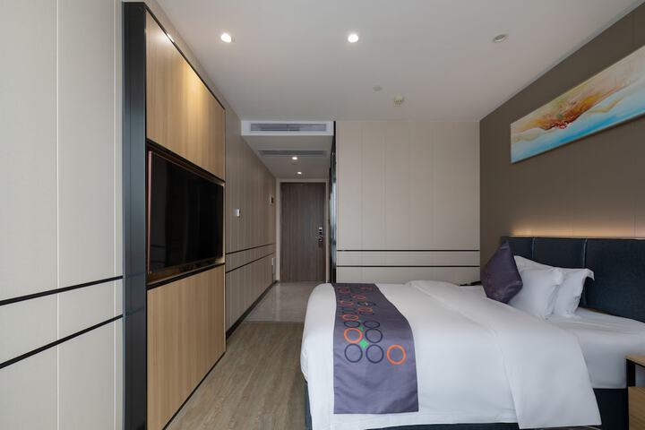 Room 8 of 56