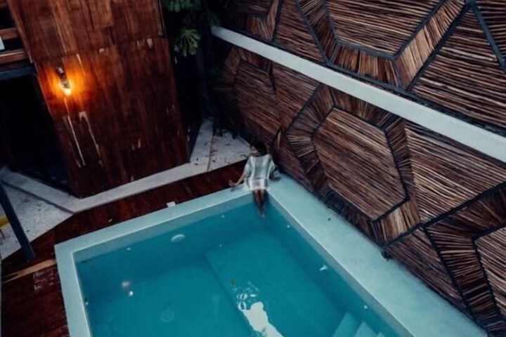 Pool 14 of 35