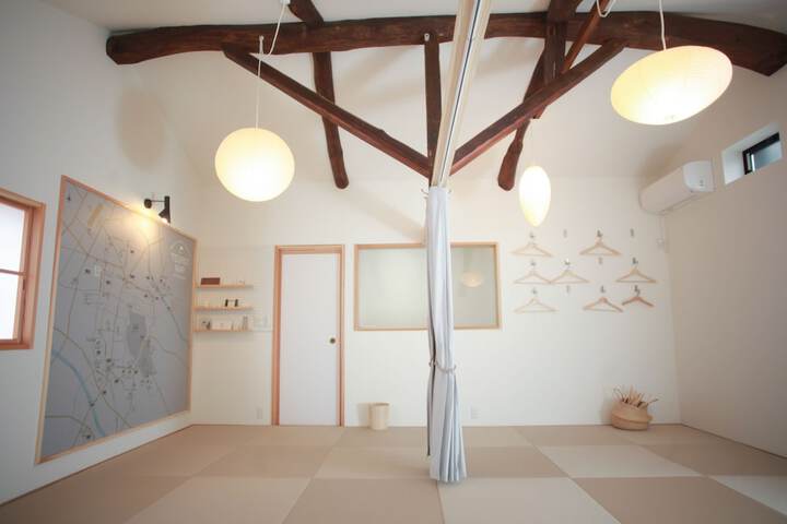 Room 4 of 12