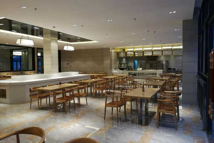 Dining 8 of 12