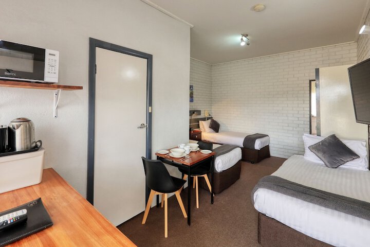 Room 8 of 25