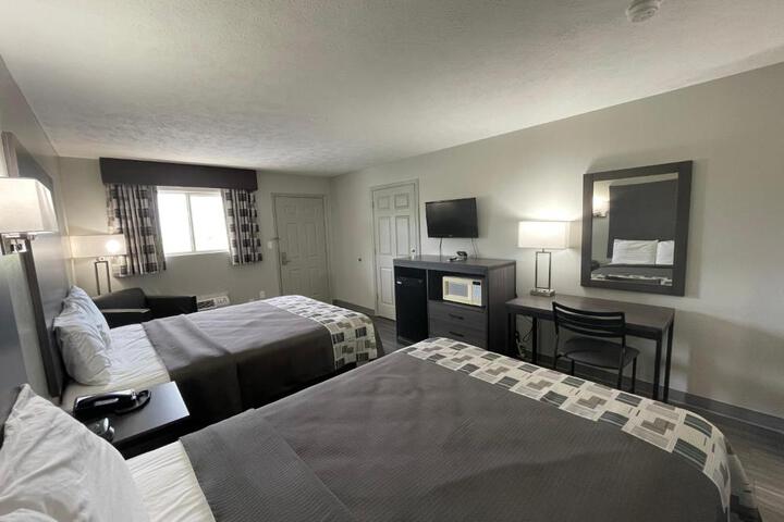1 King Bed