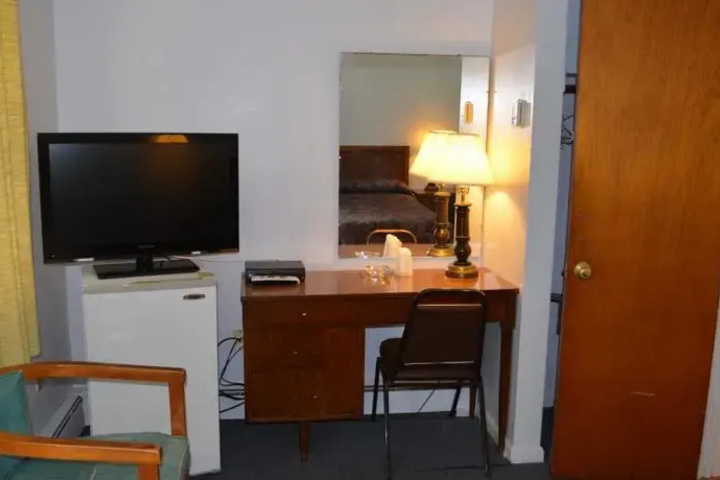 Room 7 of 10