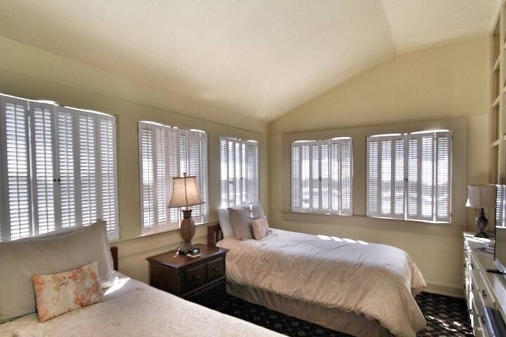 Room 16 of 42