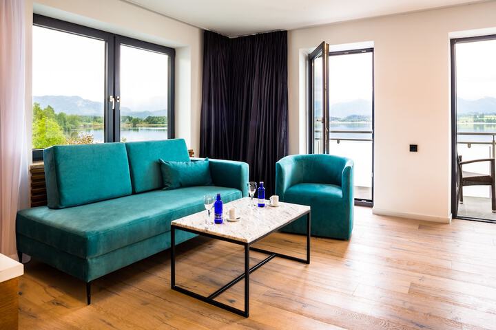 Room 28 of 63
