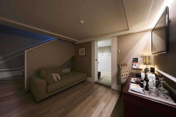 Room 14 of 84