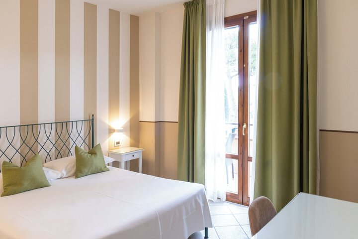 Room 20 of 53