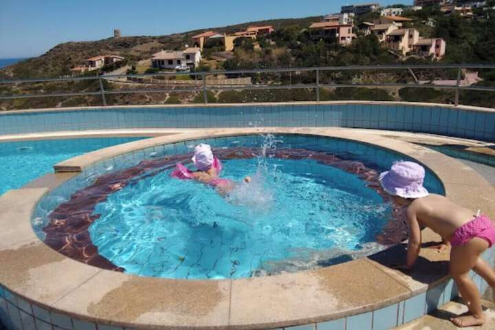 Pool 49 of 102