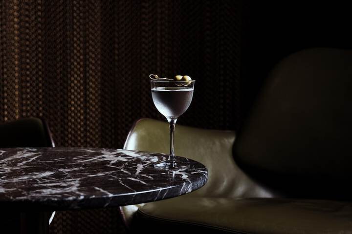 Lounge 70 of 98