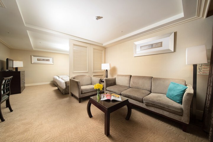 Room 9 of 79