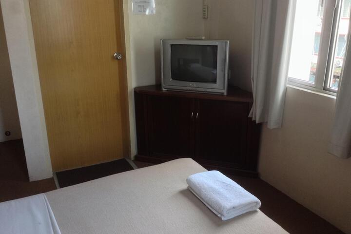 Room 2 of 6