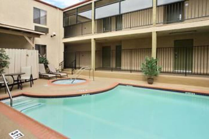 Pool 31 of 37