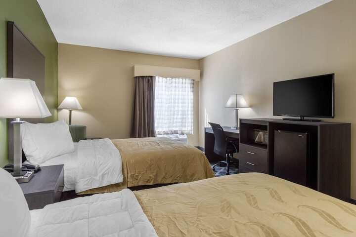 2 Double Beds (2 of 7)