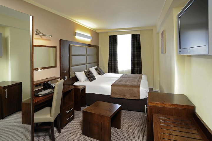 Room 38 of 105