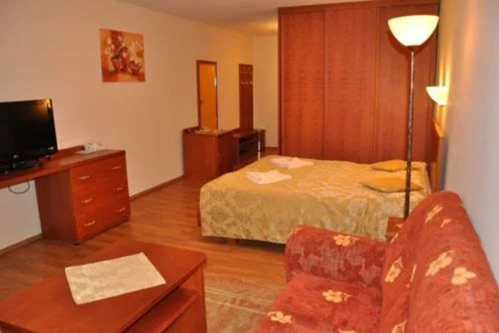 Room 3 of 18