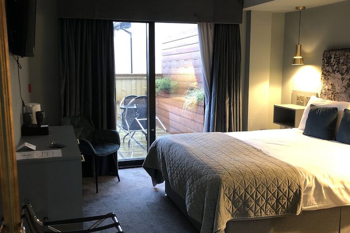 Room 11 of 34