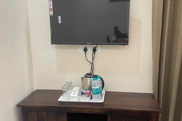 Room 3 of 15
