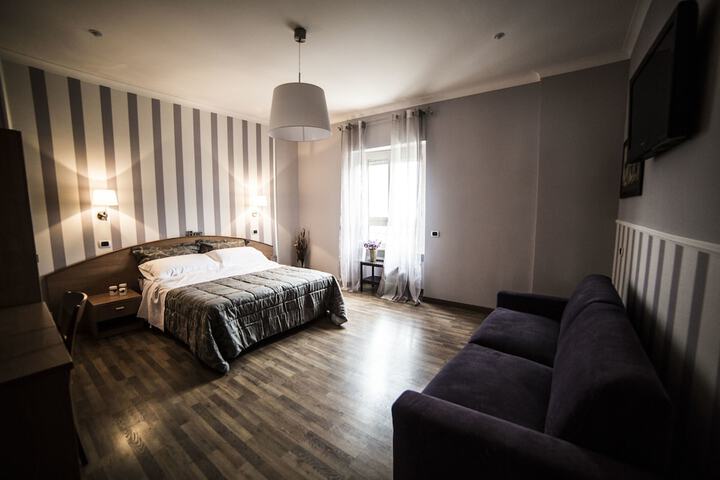 Room 5 of 24