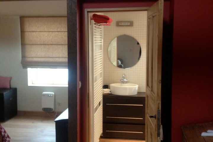 Room 12 of 29