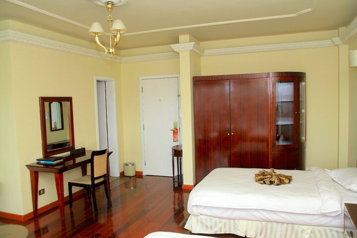 Room 16 of 66