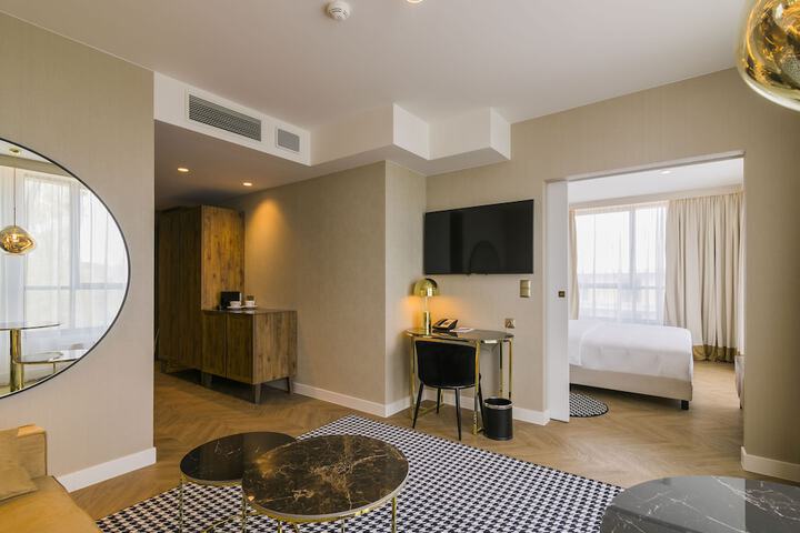 Room 63 of 170