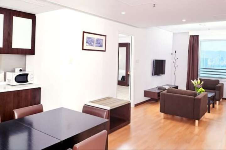 Room 30 of 81