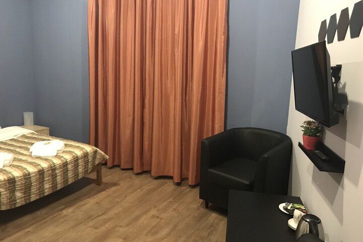 Room 12 of 38