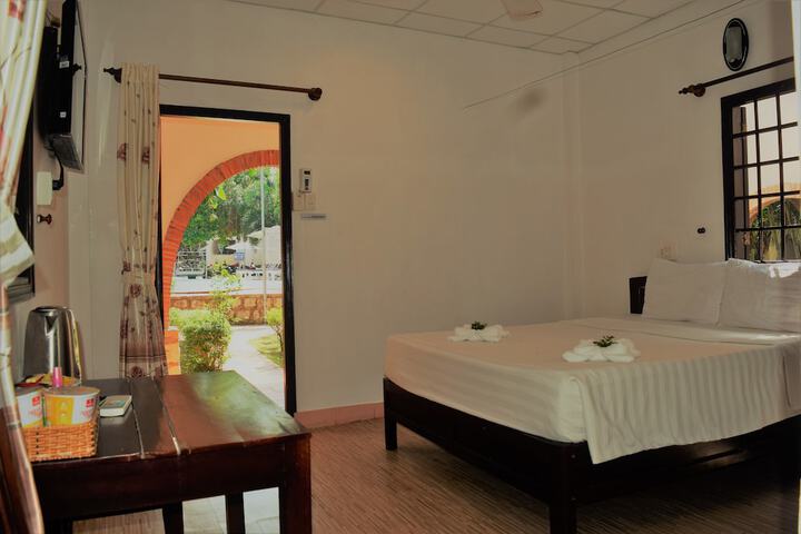 Room 6 of 92
