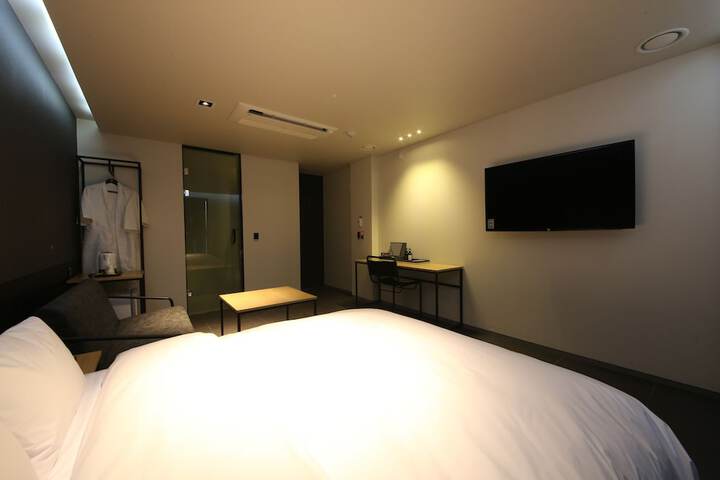 Room 15 of 41