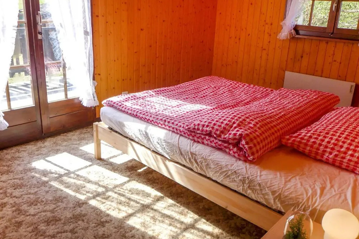 Room 3 of 12