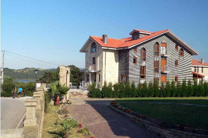 Photo 8