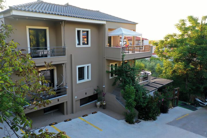 Hotel Exterior 83 of 89