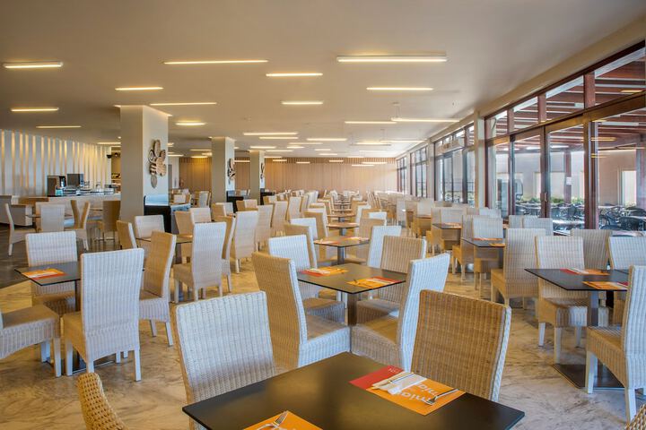 Dining 84 of 143