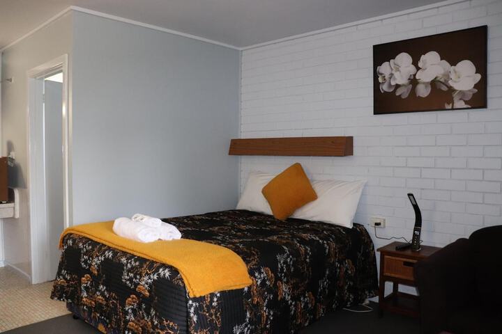 Room 16 of 61