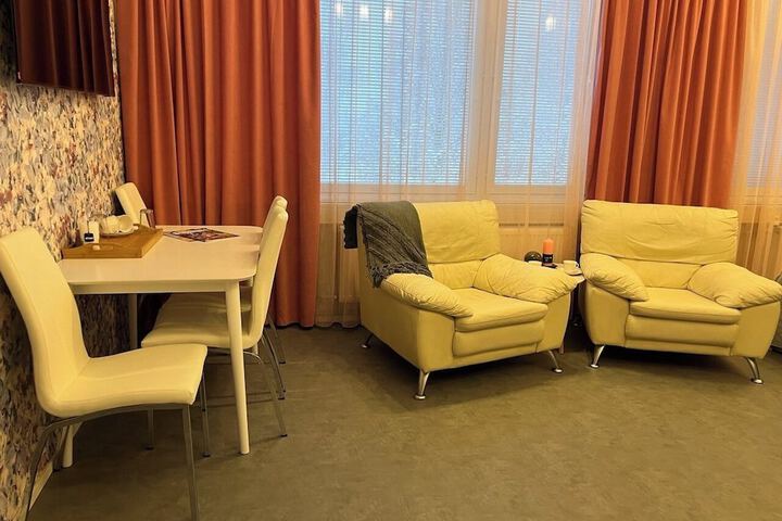 Room 28 of 108
